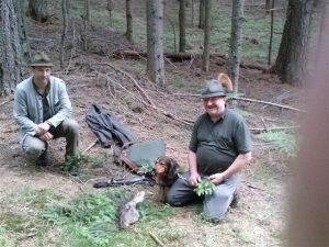 Hündin Uschi vom Omesberg mit HF und Züchter Ludwig Schaffer nach erfolgreicher Arbeit