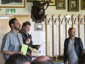 Peter Kreutner mit Gattin bei der Preisverteilung – Klub Dachsbracke – Internationale Jagdhunde Zuchtschau 2017