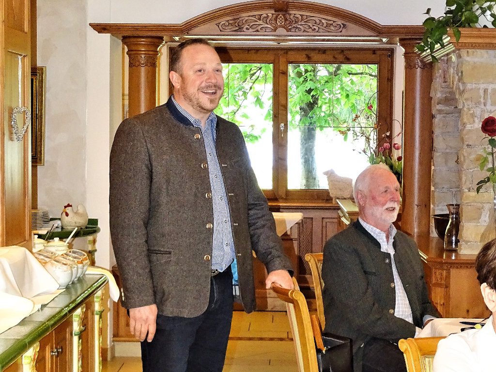 Andreas Angermann und Ehrenmitglied Alois Mattersberger - Landestreffen der Landesgruppe Tirol 2018 – Klub Dachsbracke