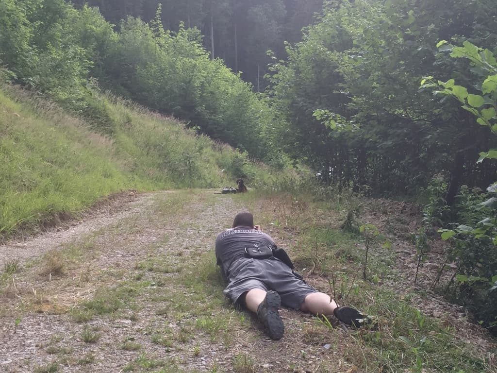 Ronny auf Augenhöhe mit Maya von Niederhart - Sonderübungstag mit Fotoshooting – Klub Dachsbracke 2019