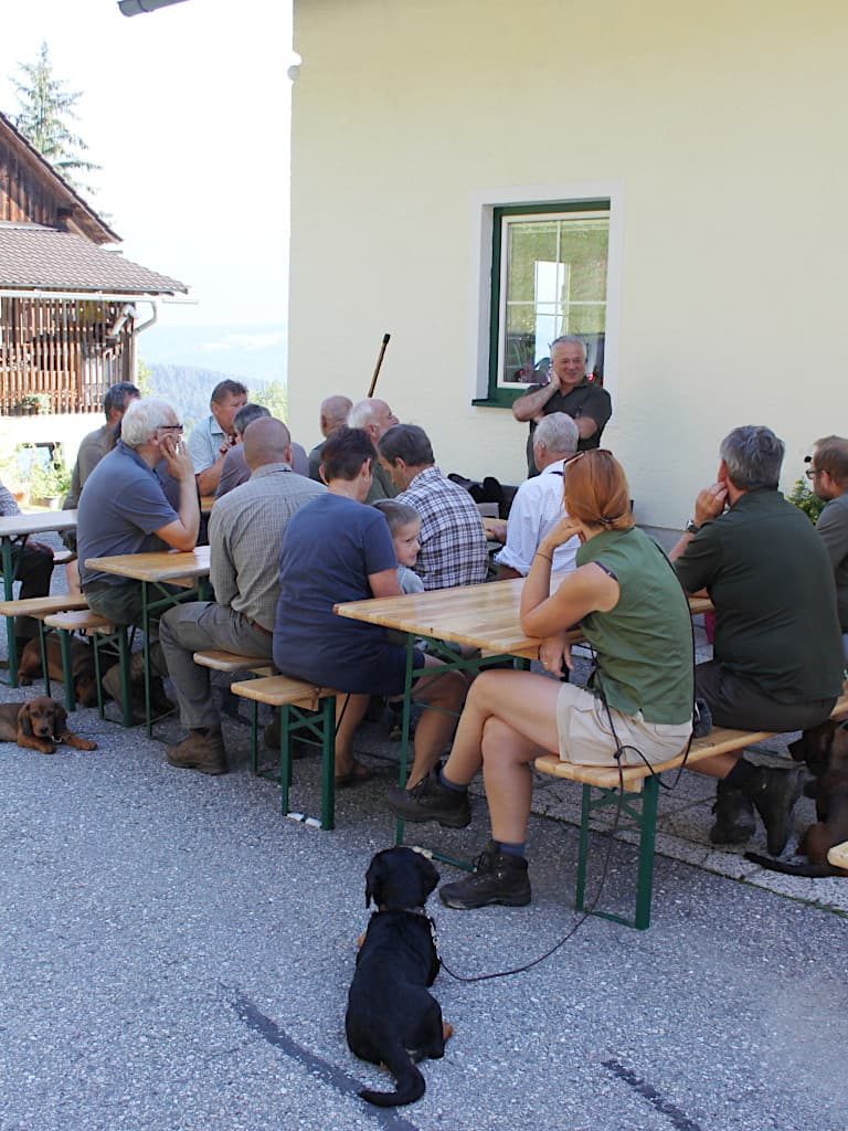 Landesleiter Alfred Rieder begrüßt die Teilnehmer - Übungstag Kärnten 2019 – Klub Dachsbracke