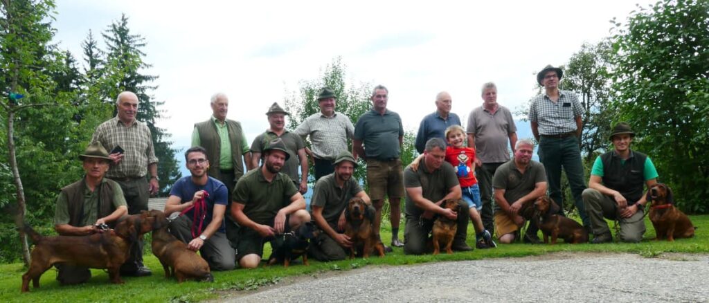 Die Teilnehmer am Übungstag der Landesgruppe Kärnten 2021 – Klub Dachsbracke