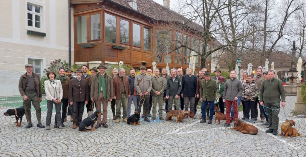 Die Teilnehmer am Landestreffen Wien/Niederösterreich/Burgenland 2022 – (c) Klub Dachsbracke