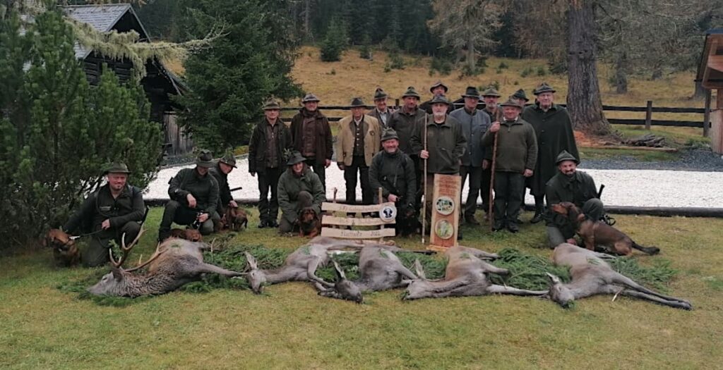 Die Teilnehmer der 570. Gebrauchsprüfung – Landesgruppe Kärnten – Klub Dachsbracke 2022